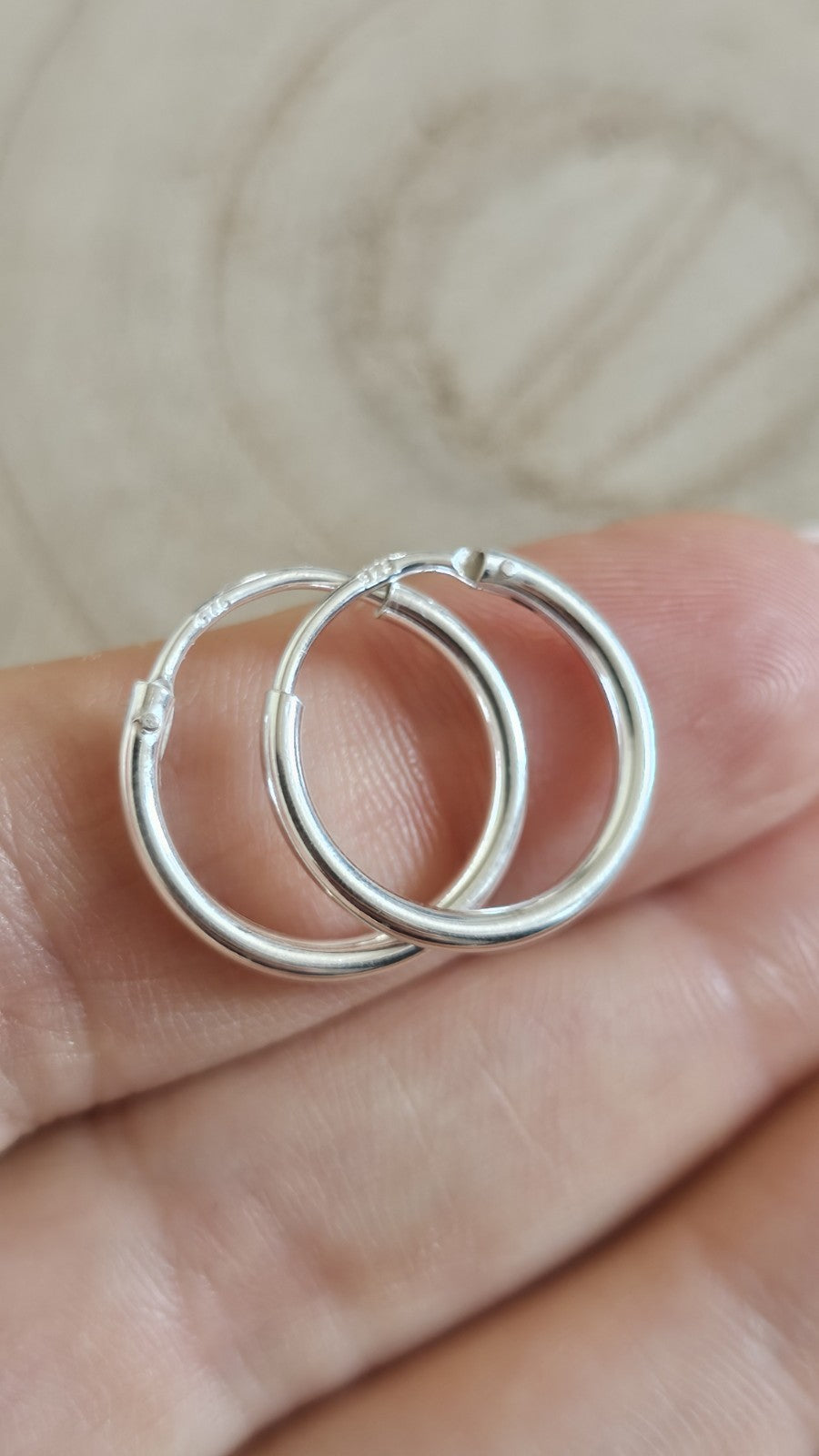 925 Sterling Silver Hoop Earrings 18mm Classic Polished Sleeper Hoops