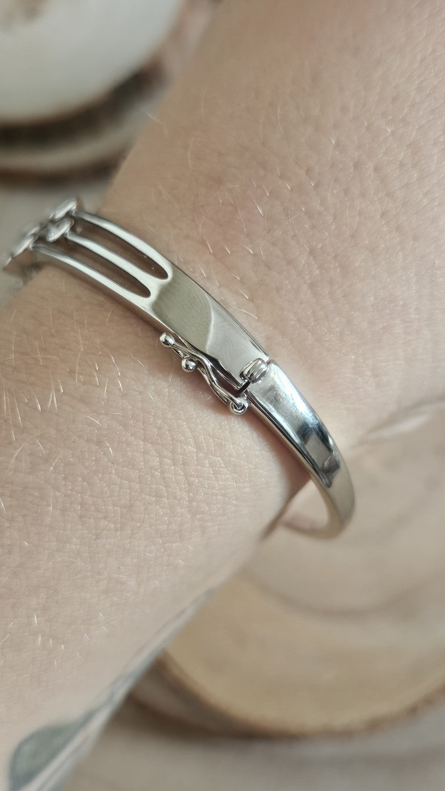 Hot Diamonds 925 Sterling Silver White Topaz Diamond Statement Bangle 6.75"
