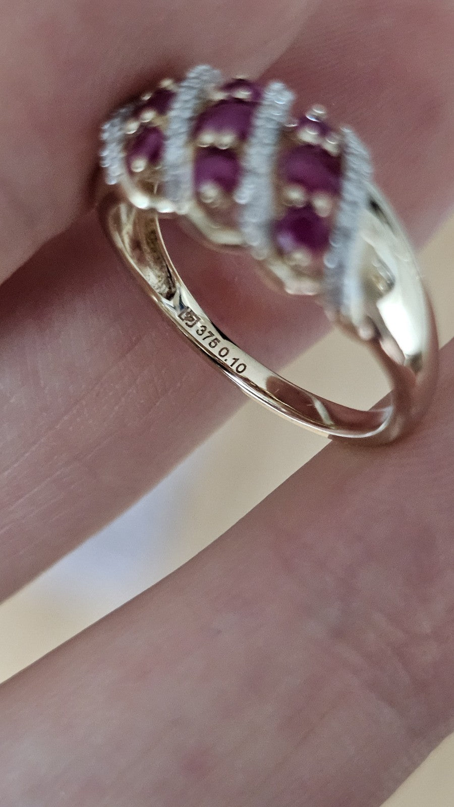 9ct Yellow Gold Natural Ruby & Diamond Ring Size M 1/2 Hallmarked 0.10ct
