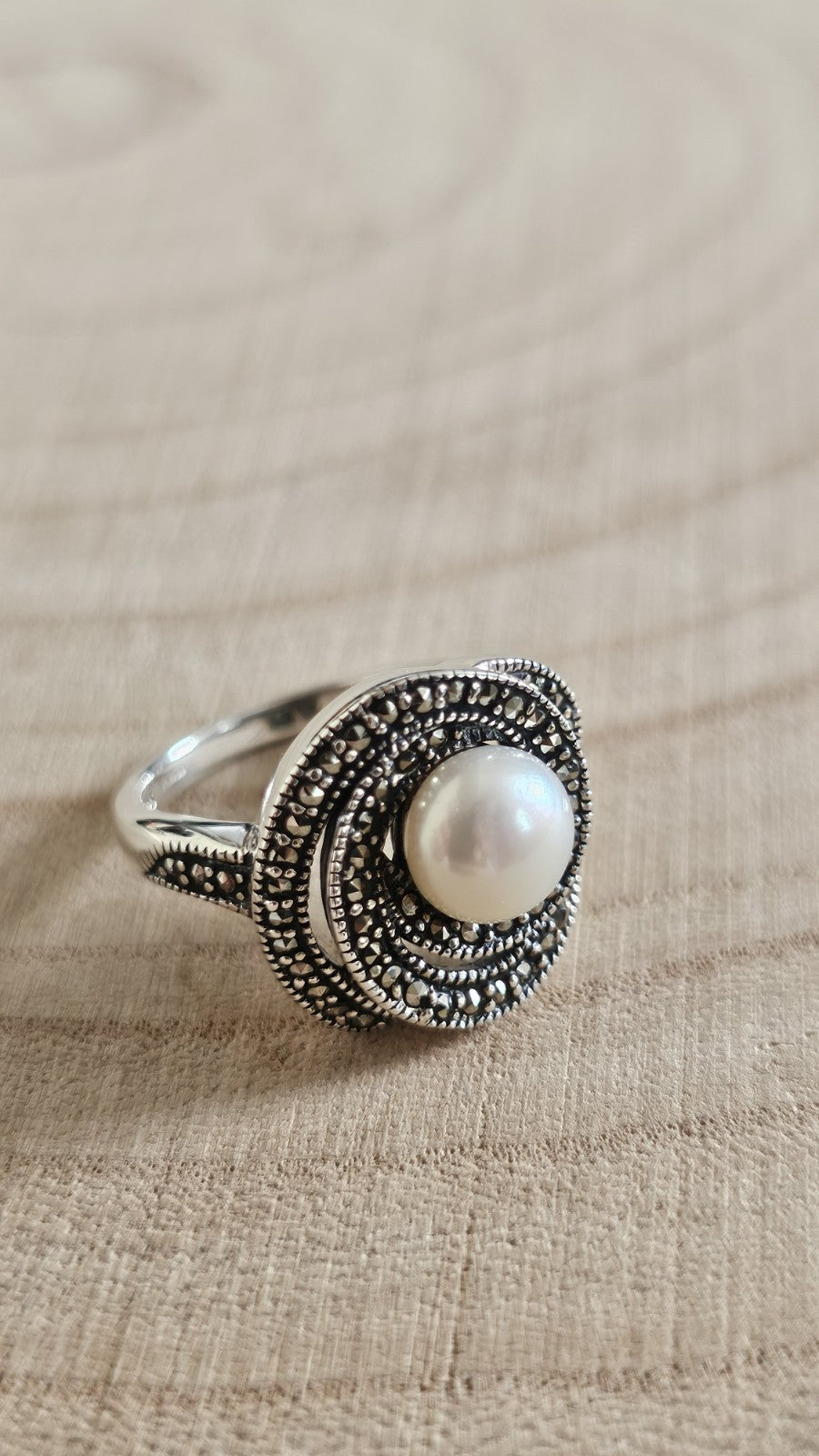 925 Sterling Silver Pearl & Marcasite Swirl Statement Ring – Size S 1/2