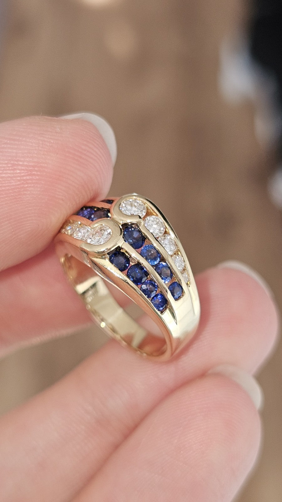 ​18ct Yellow Gold Natural Sapphire & Diamond Crossover Ring (1.50tcw) - Size M