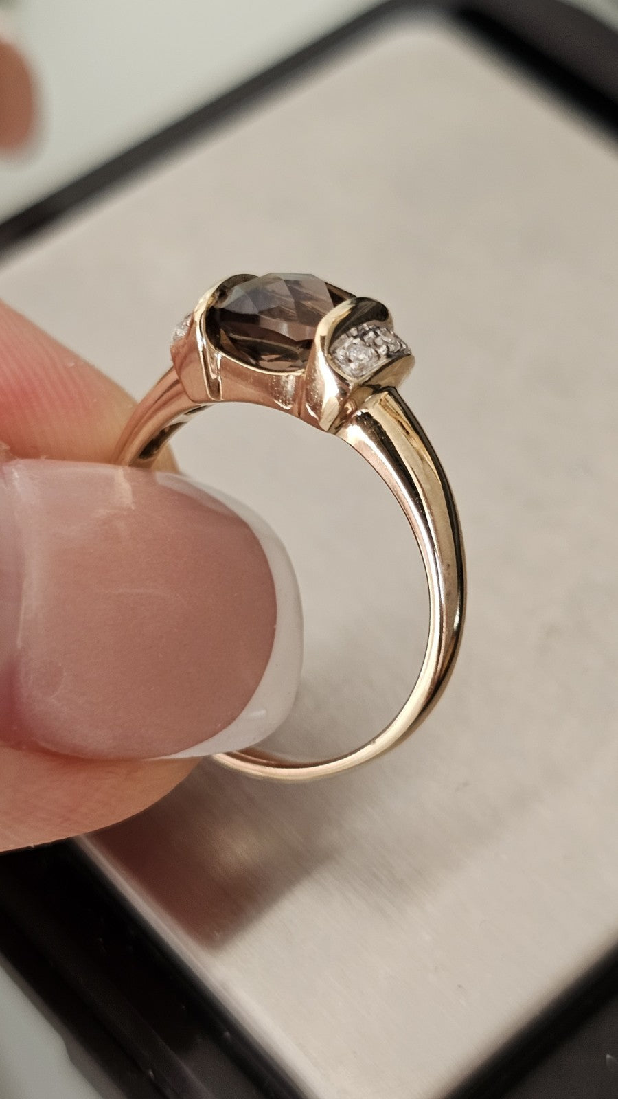 💎 9ct Yellow Gold Natural Smoky Quartz & Diamond Ring – Size P 💎