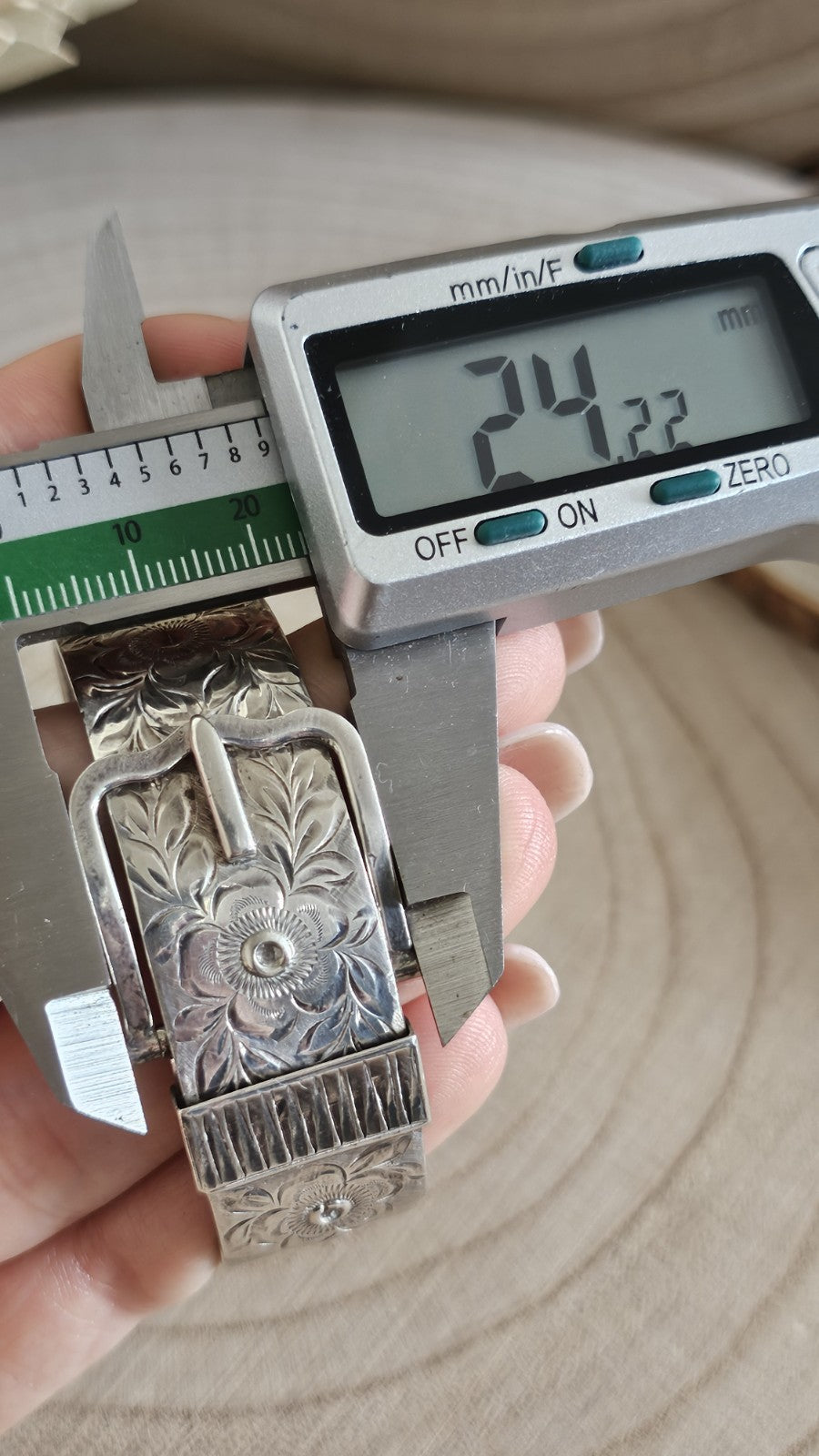 Vintage 1968 Sterling Silver Buckle Bangle , 17.8cm /7 inches , 50.91 grams 