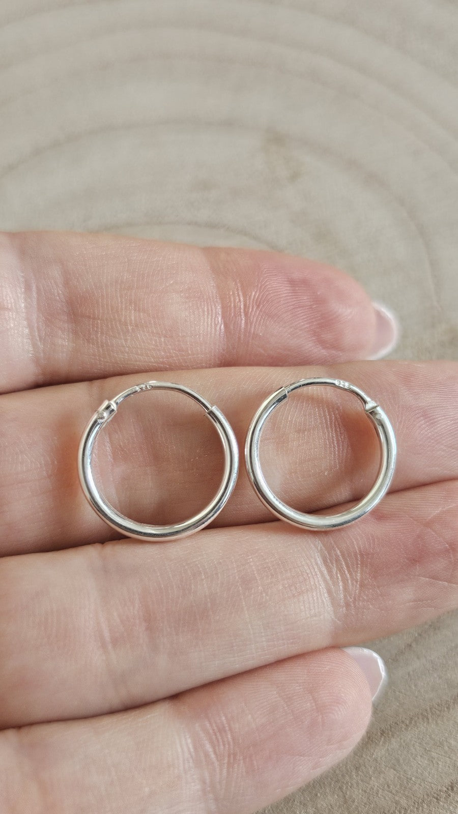 925 Sterling Silver Hoop Earrings 18mm Classic Polished Sleeper Hoops