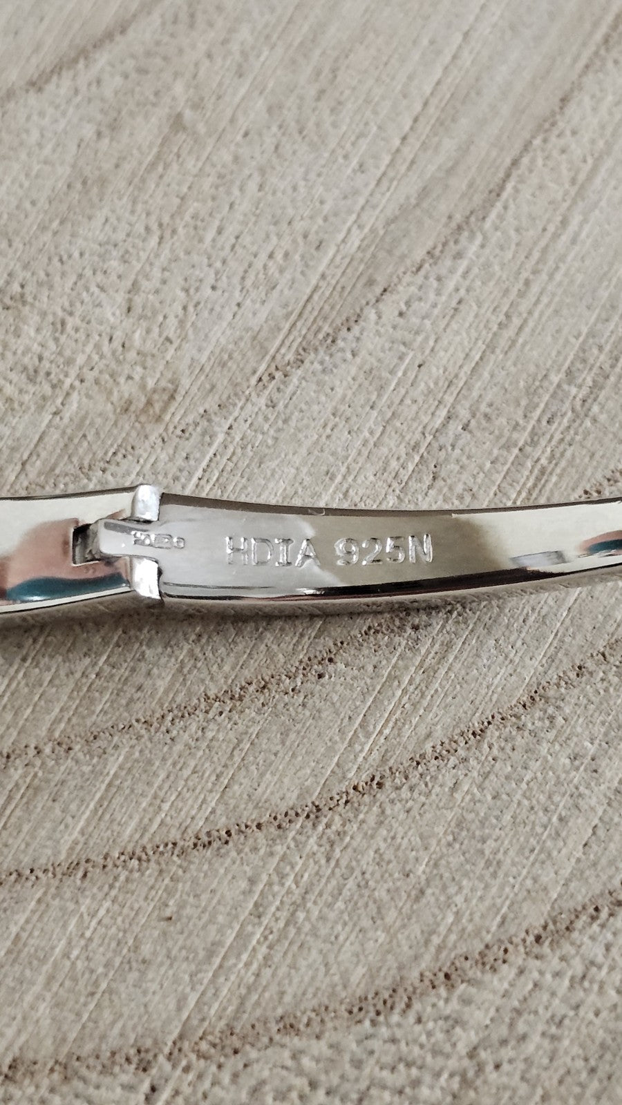 Hot Diamonds 925 Sterling Silver White Topaz Diamond Statement Bangle 6.75"