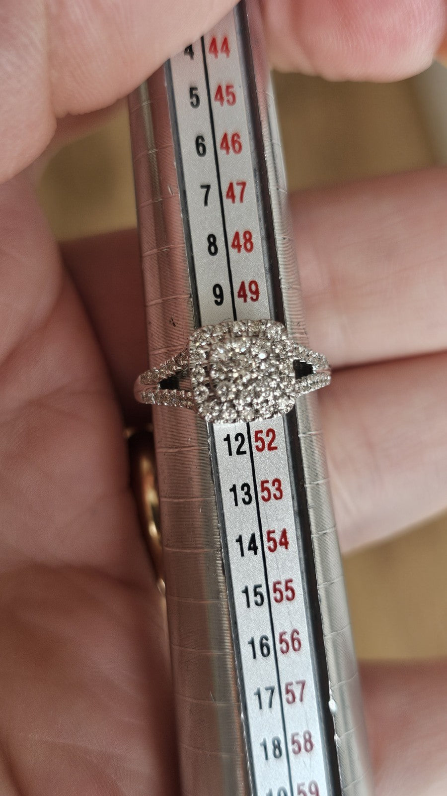 💎 9ct White Gold 0.50ct Natural Diamond Cluster Ring – Size K½ – Sparkling