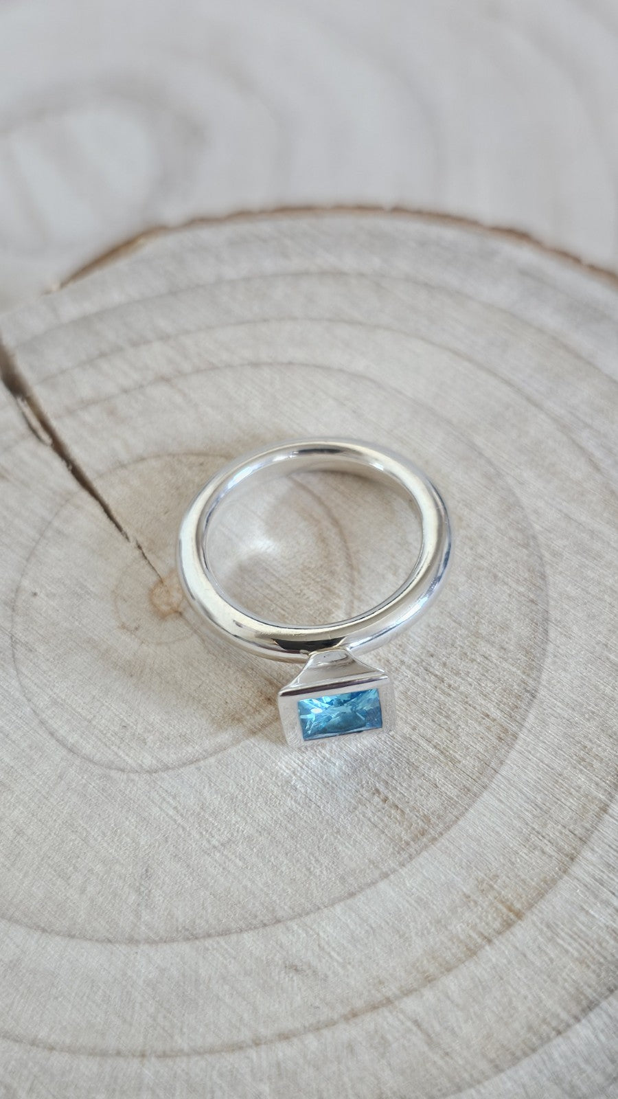 925 Sterling Silver Blue Topaz Statement Solitaire Ring Size M 5.62g