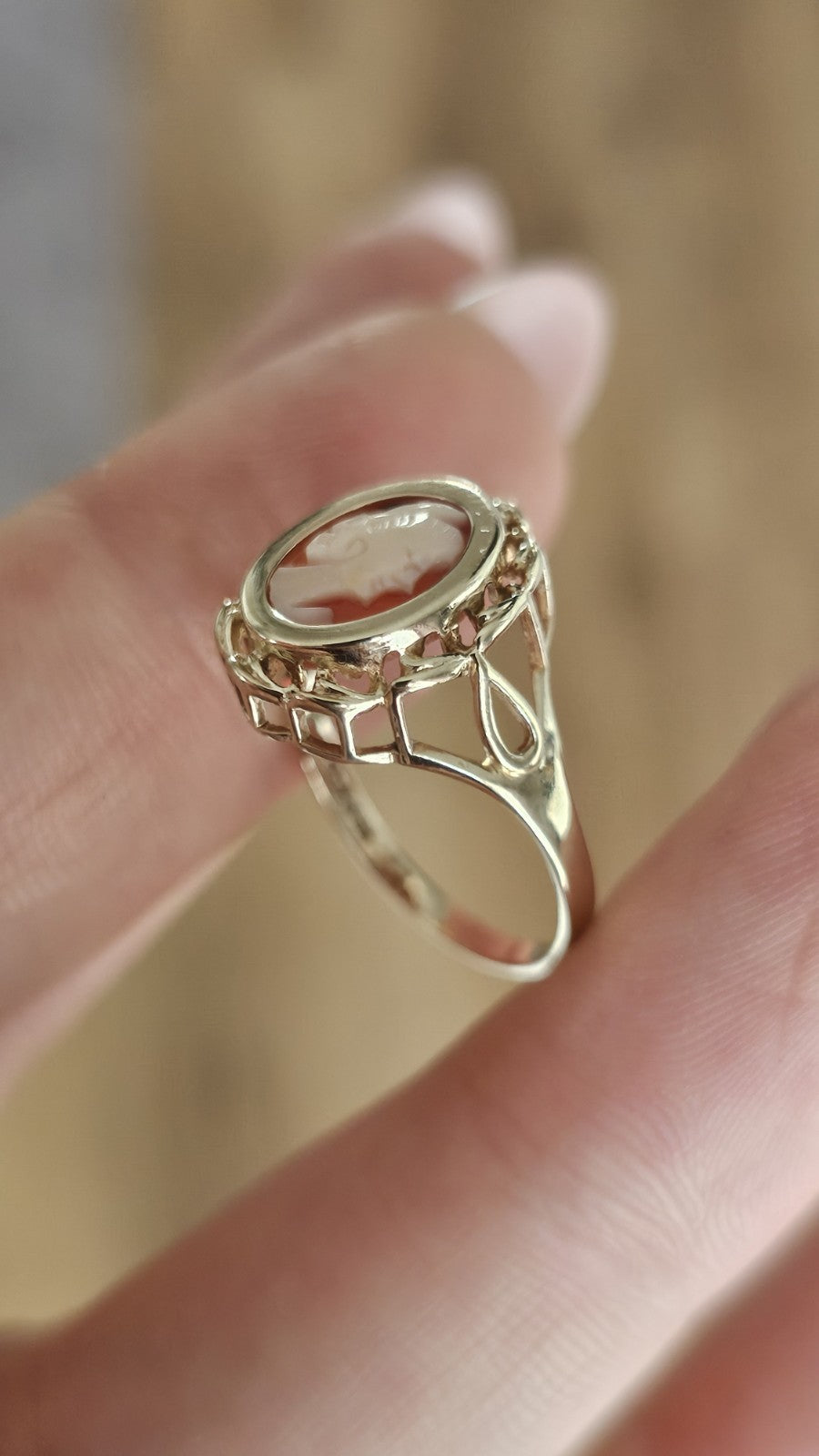 Vintage 1993 9ct Yellow Gold Shell Cameo Ring Fully Hallmarked Size N 1/2