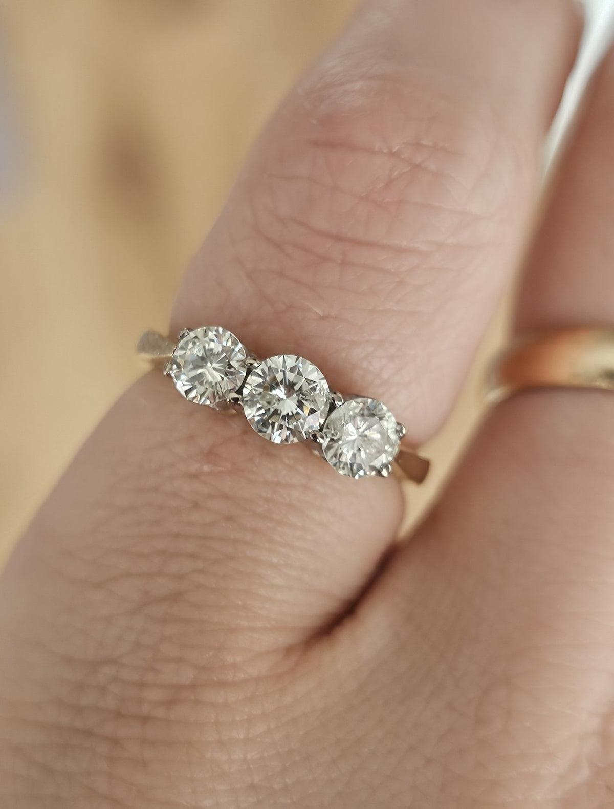 1.00ct Natural Diamond Trilogy Ring in 18ct Gold,WGI Certified (Size K ½)