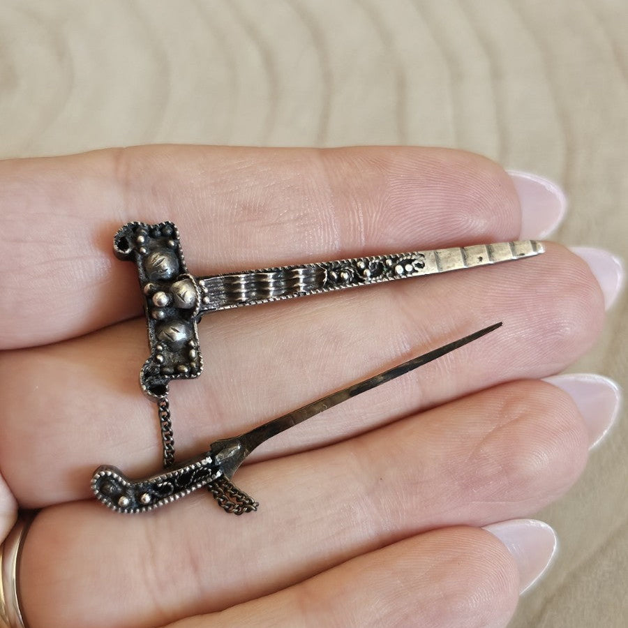 Antique Silver Sword Dagger Brooch Safety Chain Ornate Vintage Jewellery 5.17g