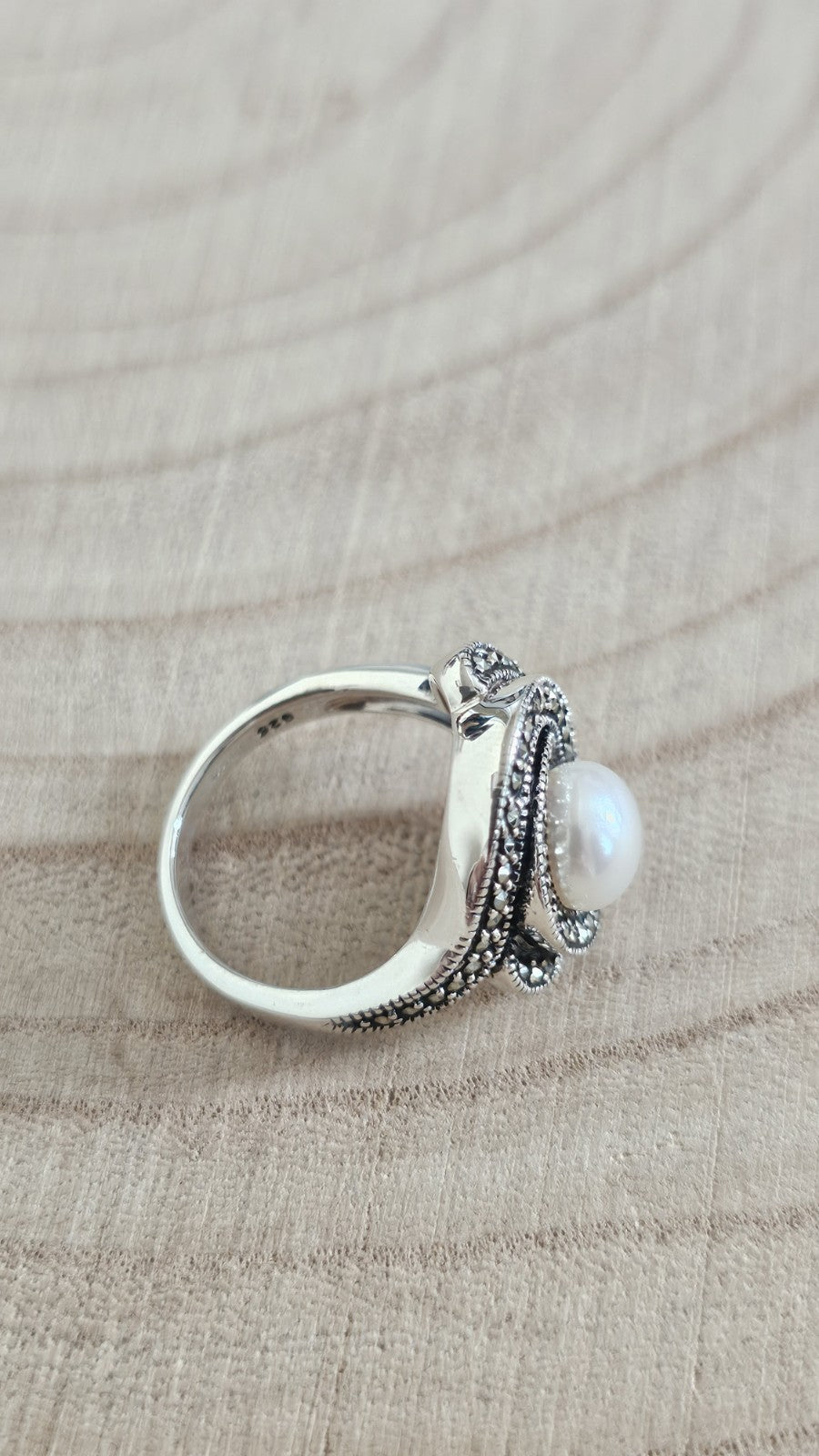 925 Sterling Silver Pearl & Marcasite Swirl Statement Ring – Size S 1/2