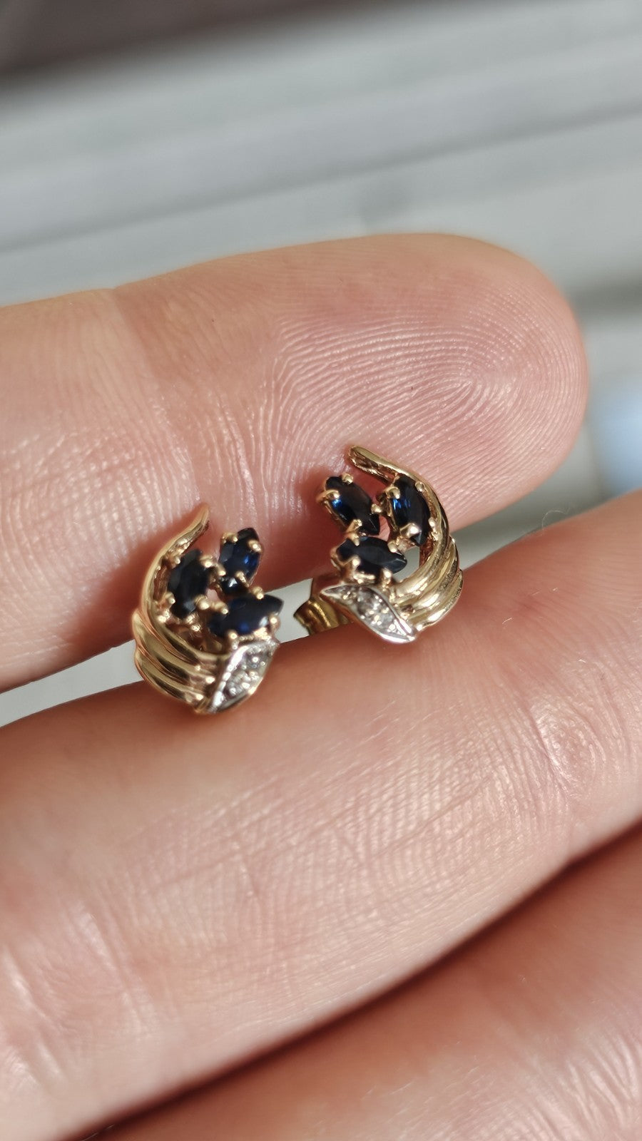 9ct Yellow Gold Natural Sapphire & Diamond Stud Earrings – Hallmarked