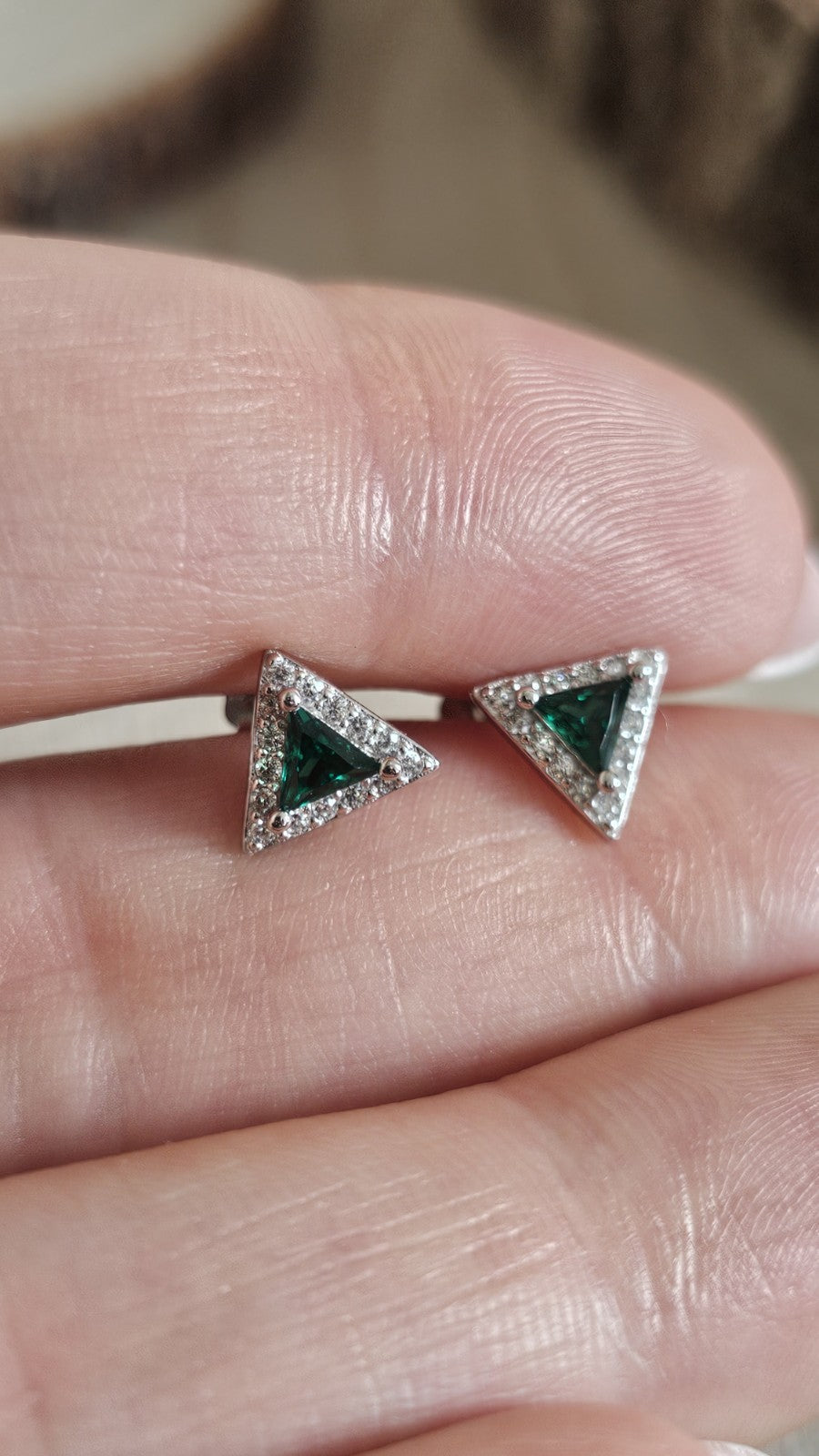 925 Sterling Silver Emerald Green CZ Triangle Stud Earrings 7.88mm