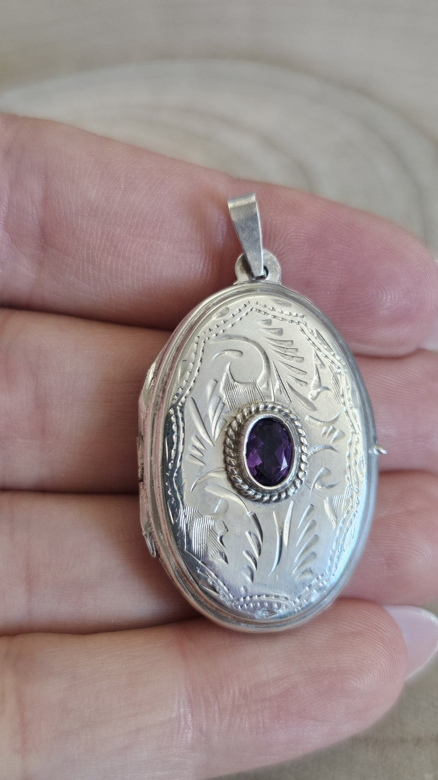 925 Sterling Silver Amethyst Locket Pendant Engraved Floral 7.87g 43mm