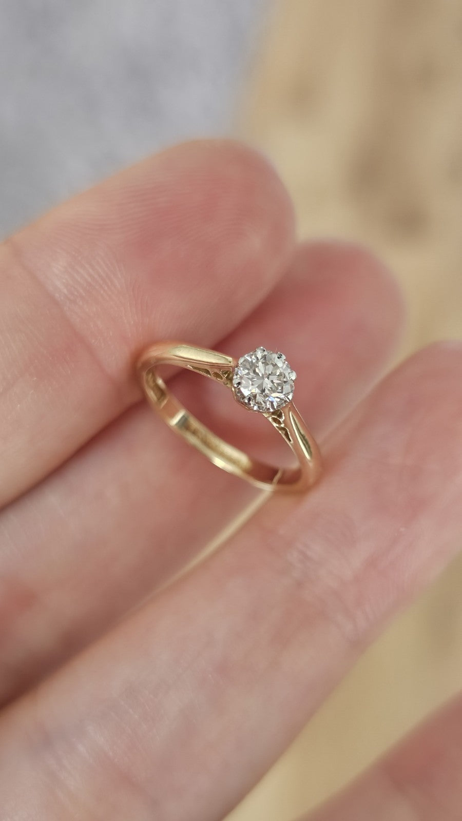 Brawingtons 18ct Yellow Gold Solitaire Round Brilliant Diamond Ring 0.30ct J 1/2