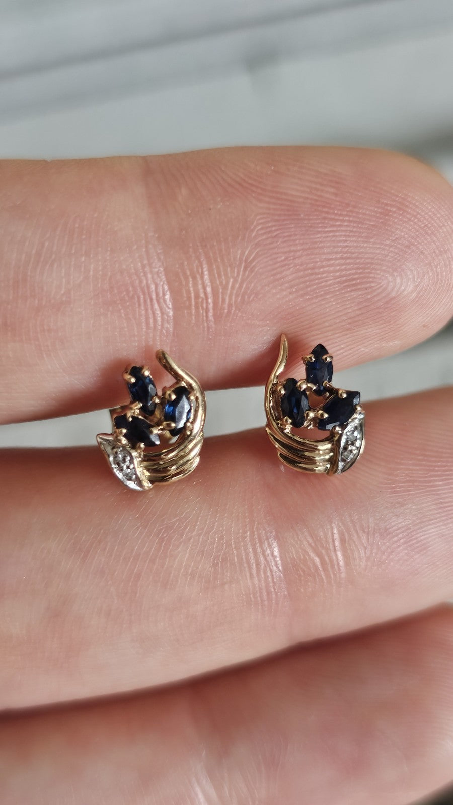9ct Yellow Gold Natural Sapphire & Diamond Stud Earrings – Hallmarked