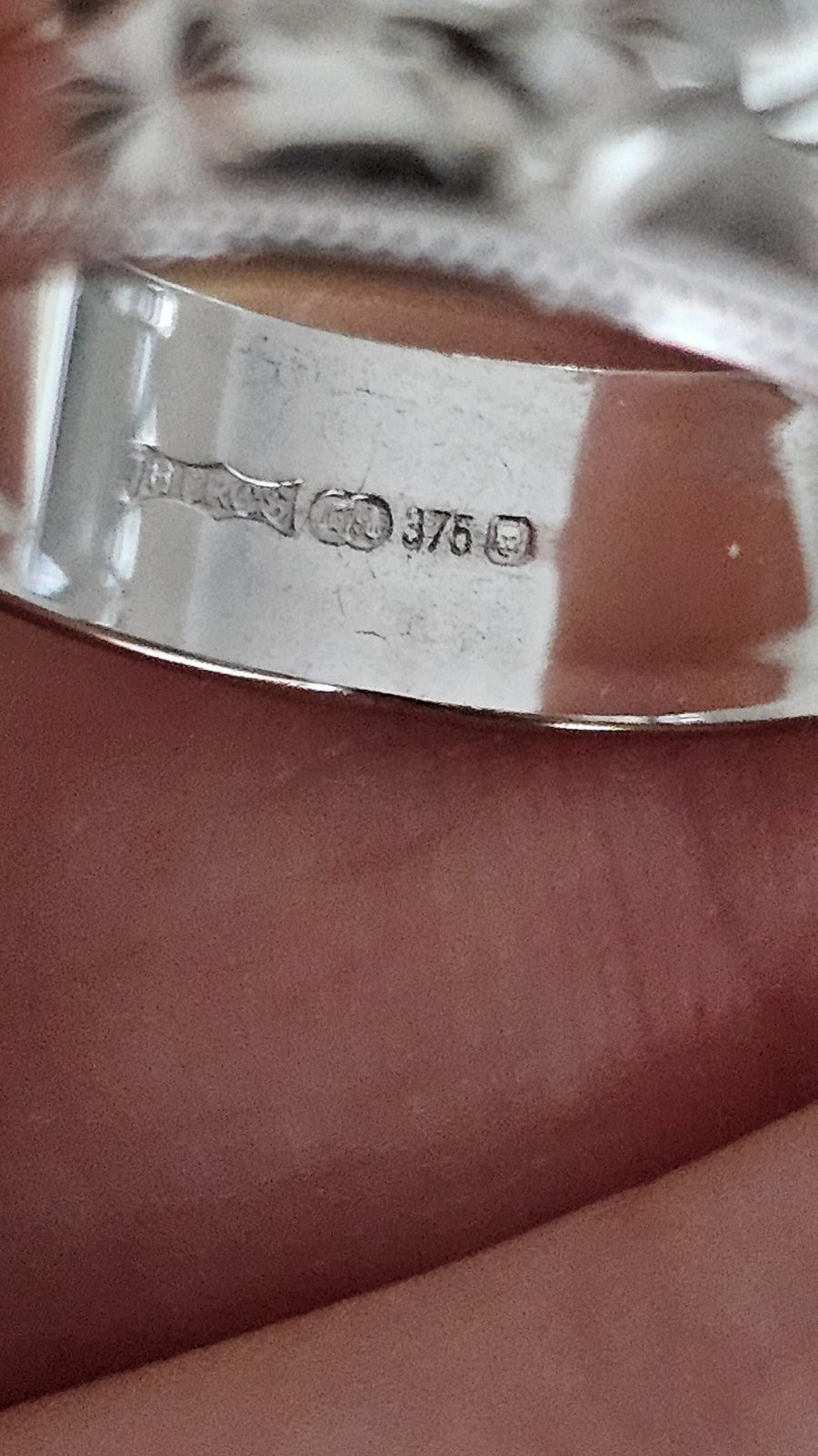 9ct White Gold Engraved Floral Starburst Band Ring Size N 1/2 Hallmarked 3.77g