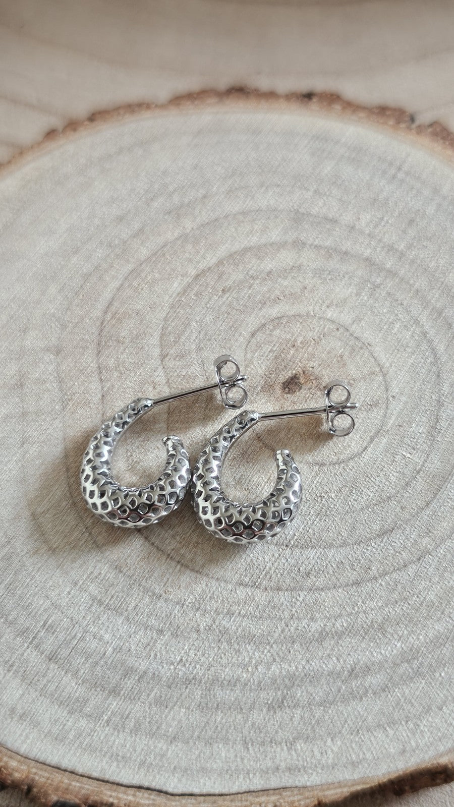 925 Sterling Silver Chunky Graduated C Hoop Earrings Textured Lattice Pattern