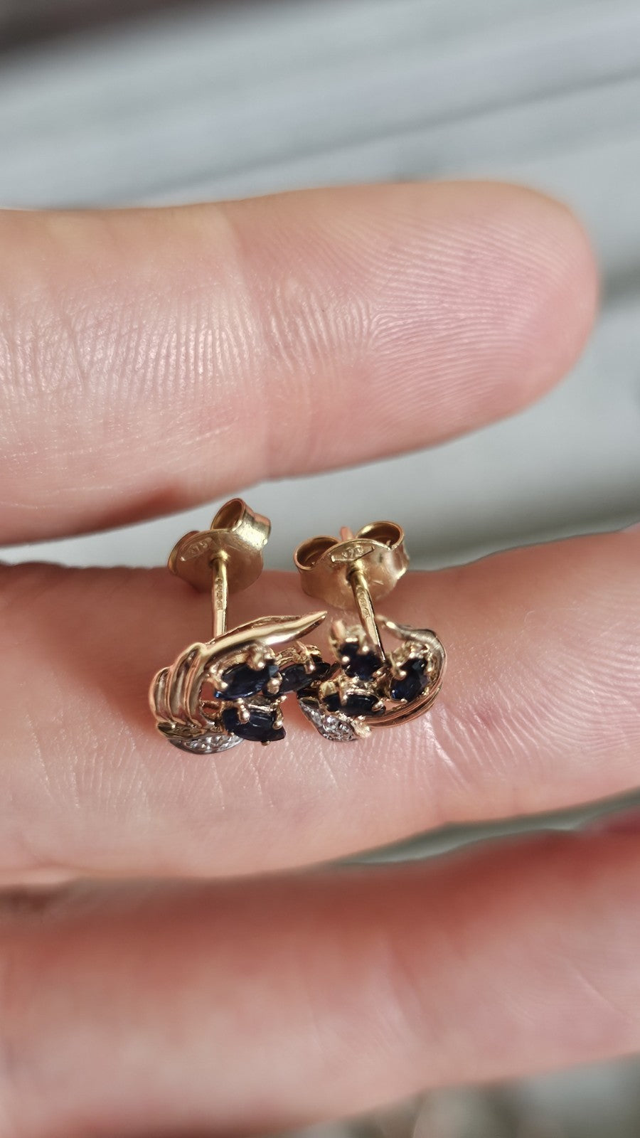 9ct Yellow Gold Natural Sapphire & Diamond Stud Earrings – Hallmarked