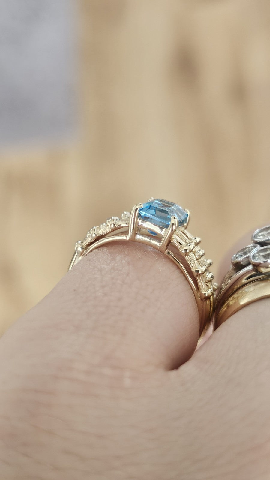 9ct Yellow Gold Natural Blue Topaz Statement Ring Size Q Hallmarked 3.40g