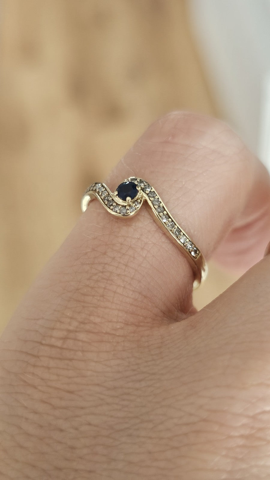 9ct Yellow Gold Natural Sapphire & Diamond 0.15ct Swirl Ring Size Q Hallmarked