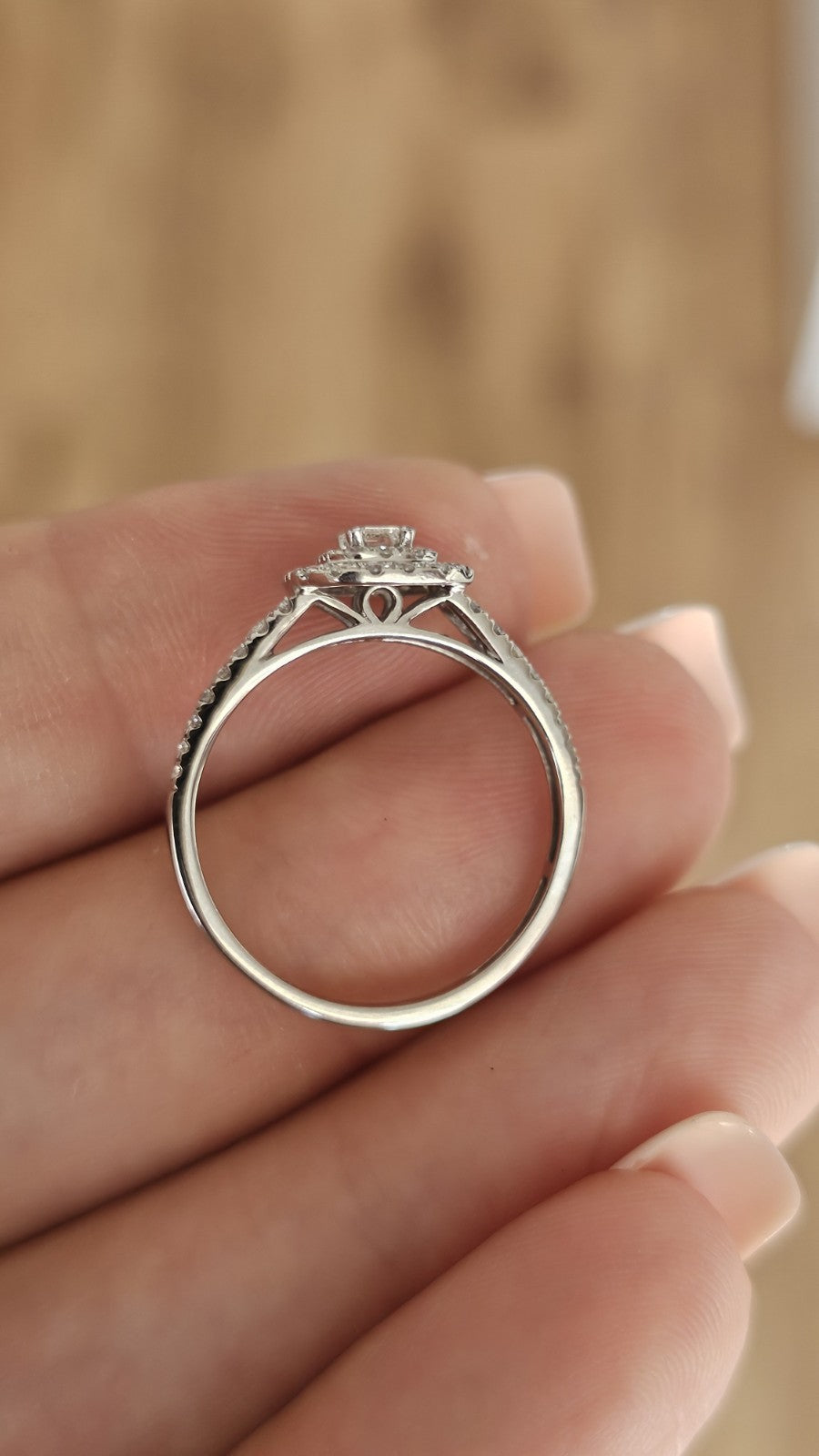 18ct White Gold 0.77ct Natural Diamond Halo Ring | Ernest Jones | Size Q
