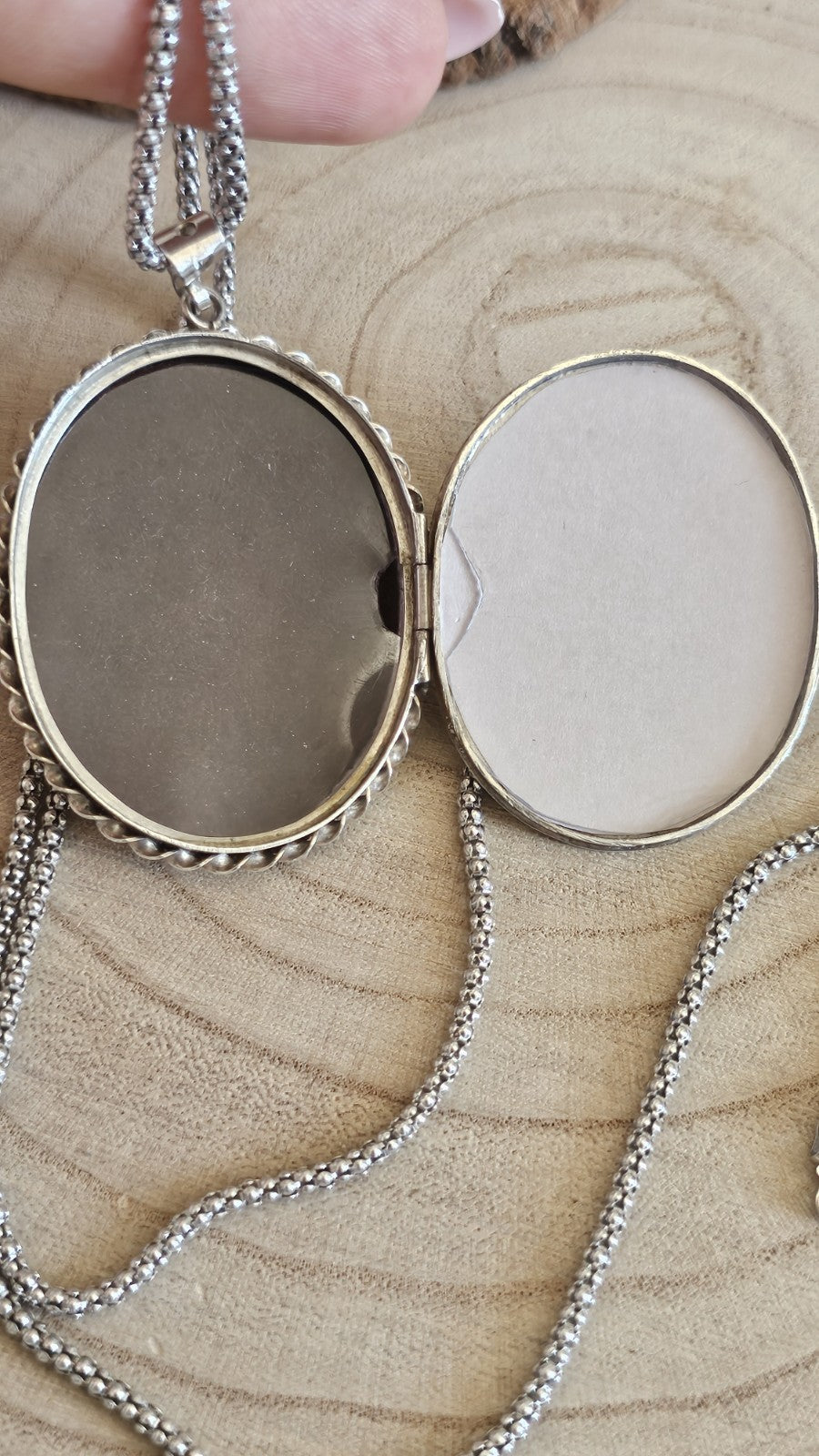 Vintage 1978 Sterling Silver Engraved Locket Pendant 22" 925 Chain 28.79g