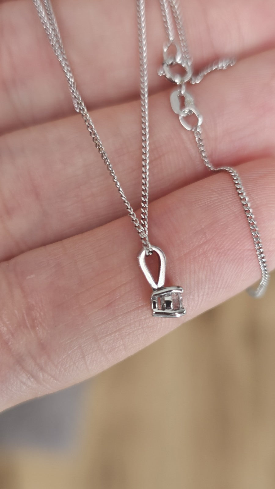 9ct White Gold Natural Diamond Solitaire Pendant Necklace 0.16ct 17.5"Hallmarked