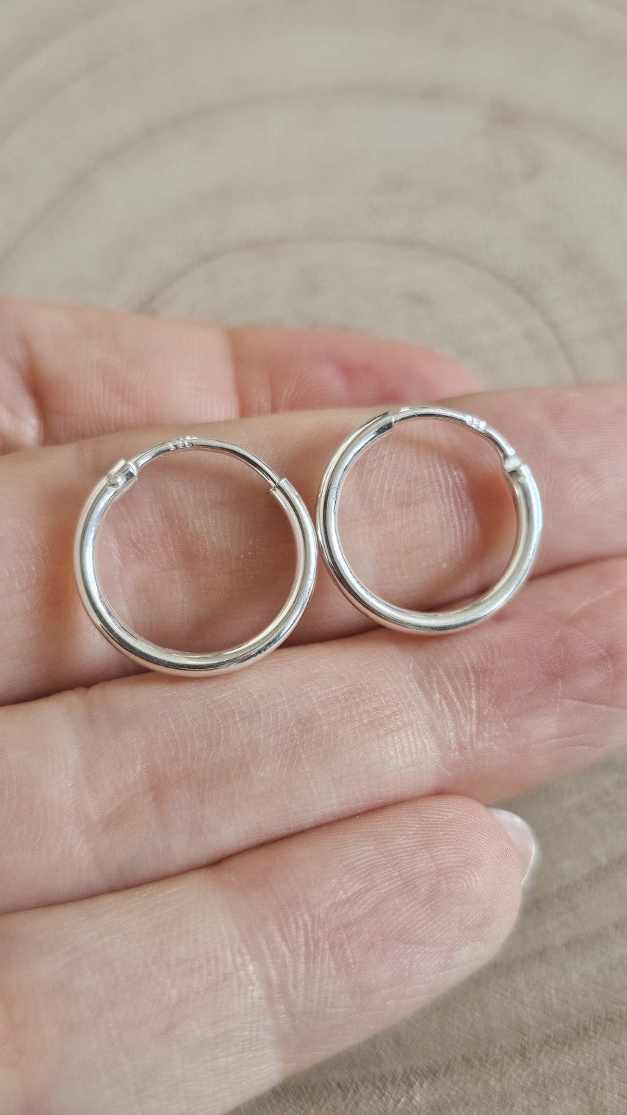 925 Sterling Silver Hoop Earrings 18mm Classic Polished Sleeper Hoops