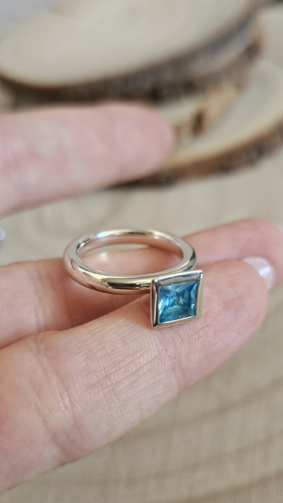 925 Sterling Silver Blue Topaz Statement Solitaire Ring Size M 5.62g