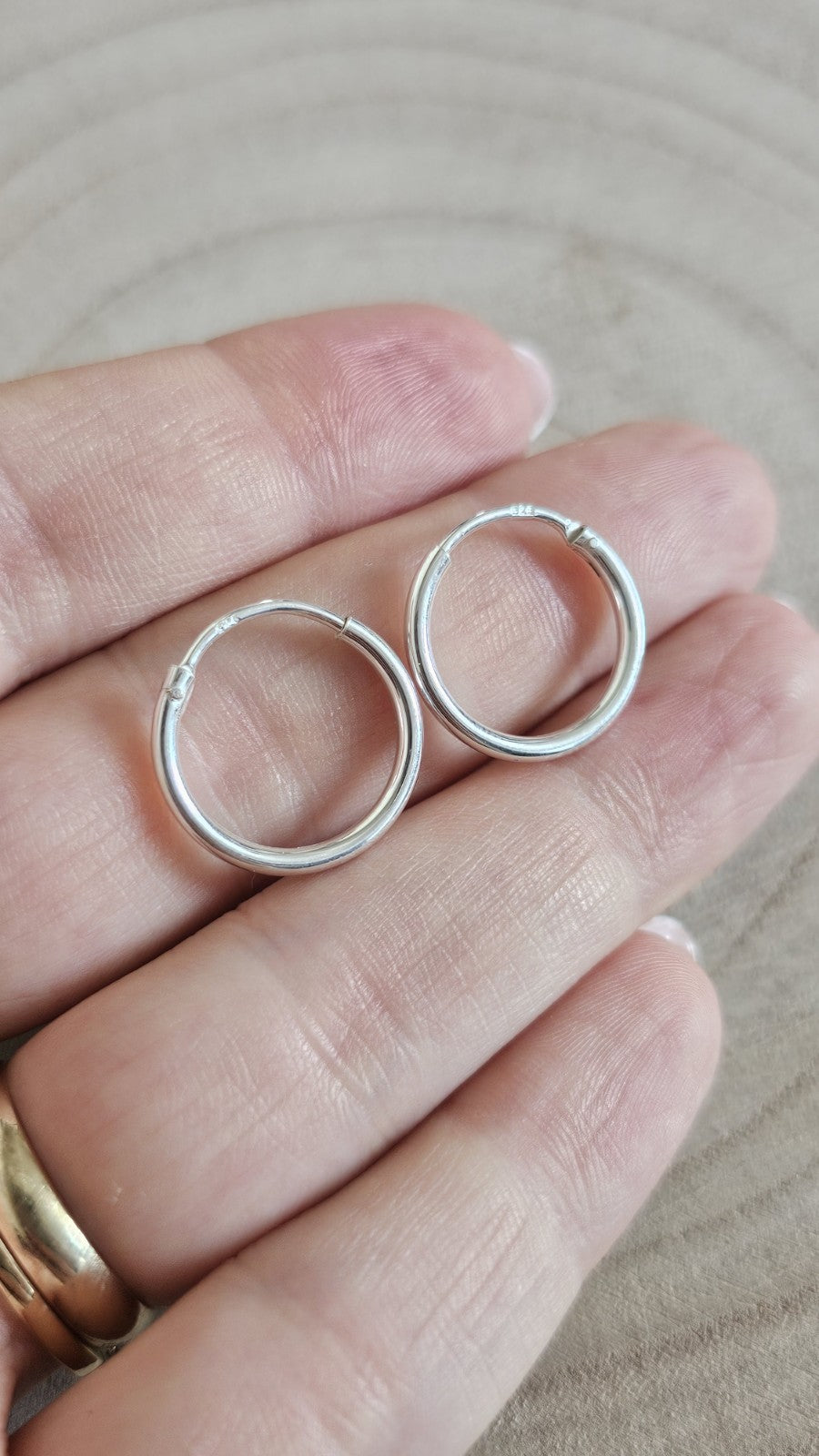 925 Sterling Silver Hoop Earrings 18mm Classic Polished Sleeper Hoops