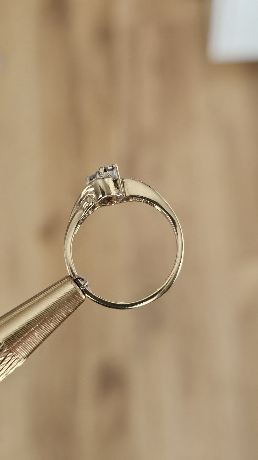 9ct Yellow Gold Natural Diamond Cross Over Ring  0.26ct Diamond Weight – Size N½