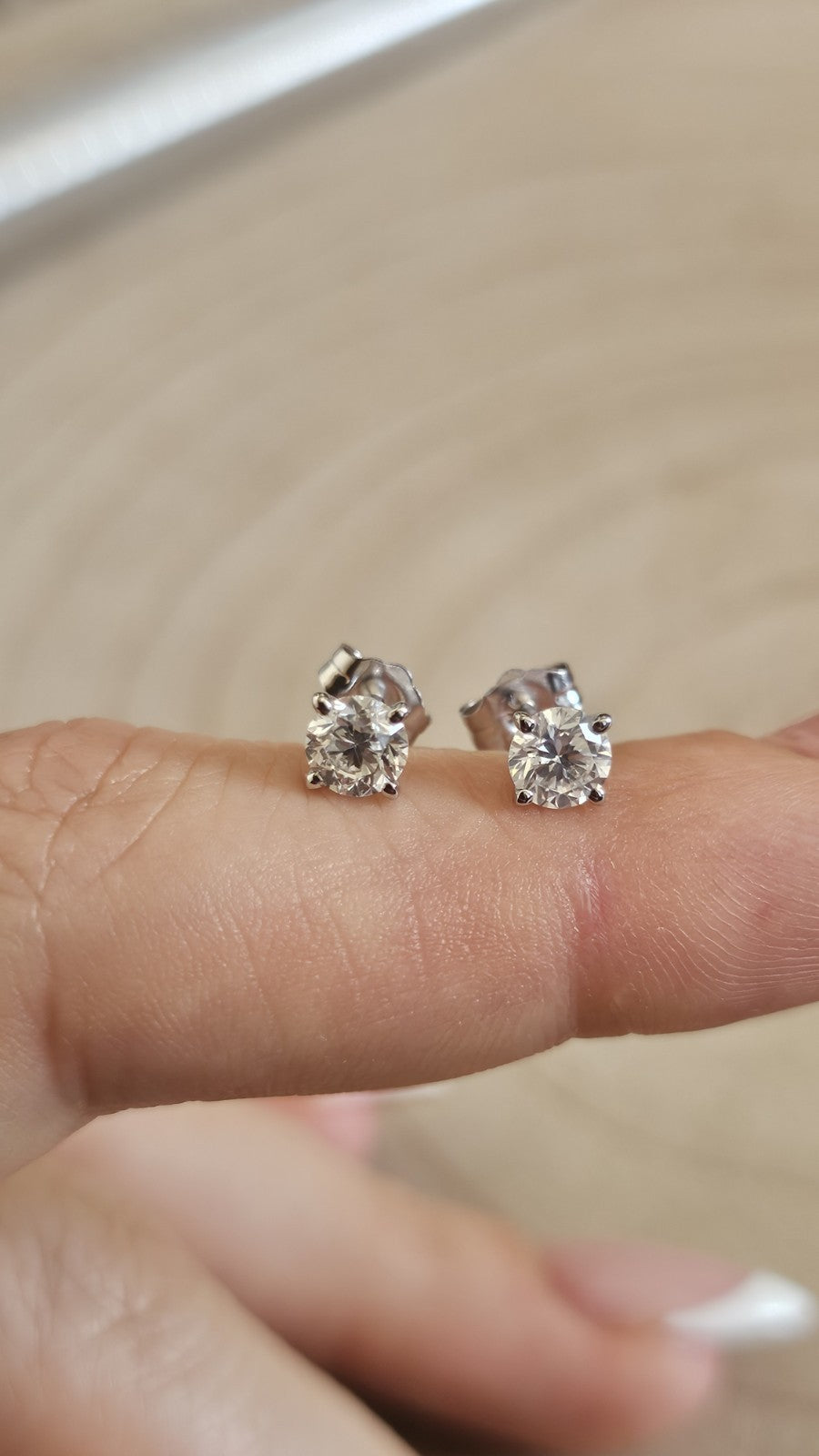 14K White Gold Natural Diamond Stud Earrings Round Brilliant