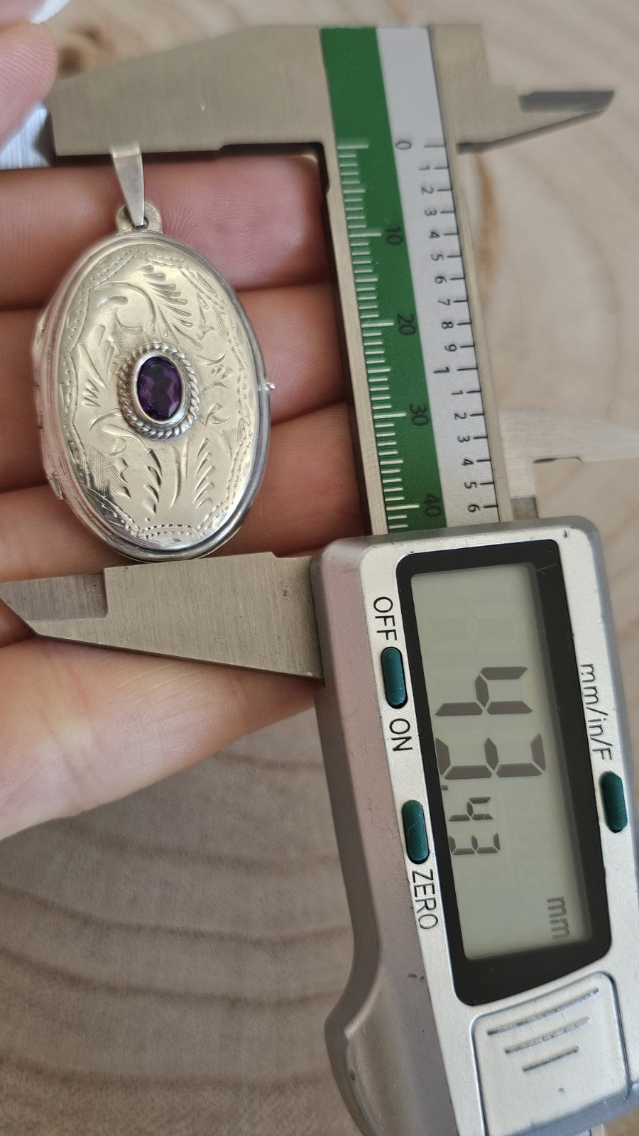 925 Sterling Silver Amethyst Locket Pendant Engraved Floral 7.87g 43mm