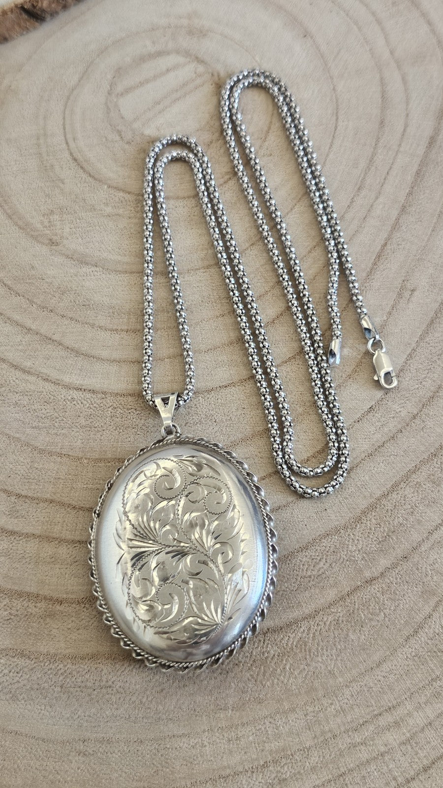 Vintage 1978 Sterling Silver Engraved Locket Pendant 22" 925 Chain 28.79g