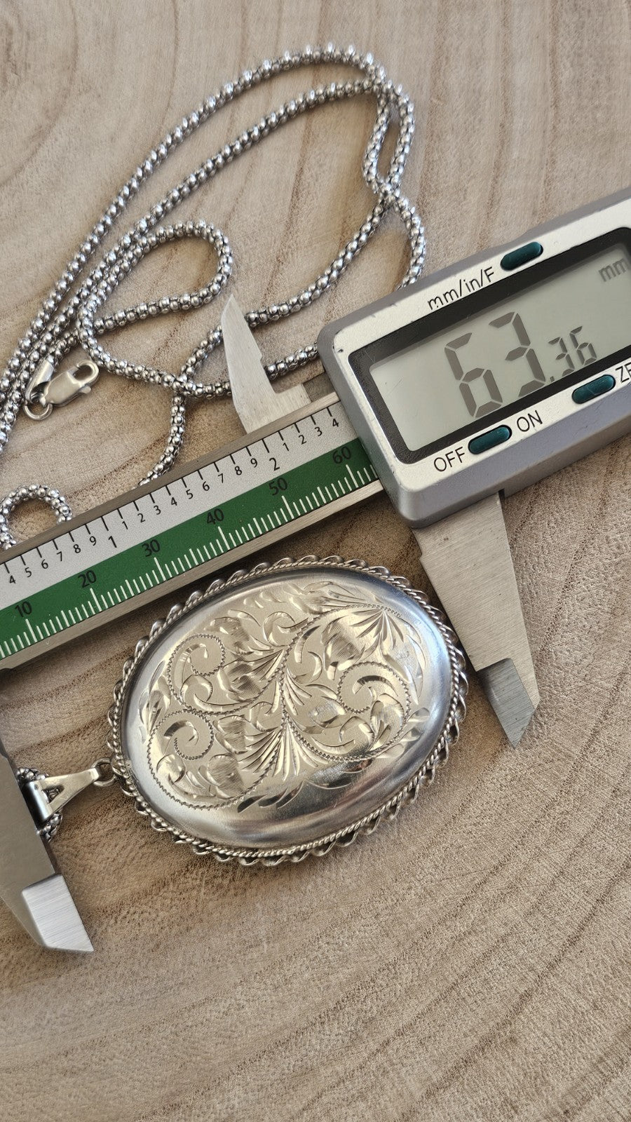 Vintage 1978 Sterling Silver Engraved Locket Pendant 22" 925 Chain 28.79g
