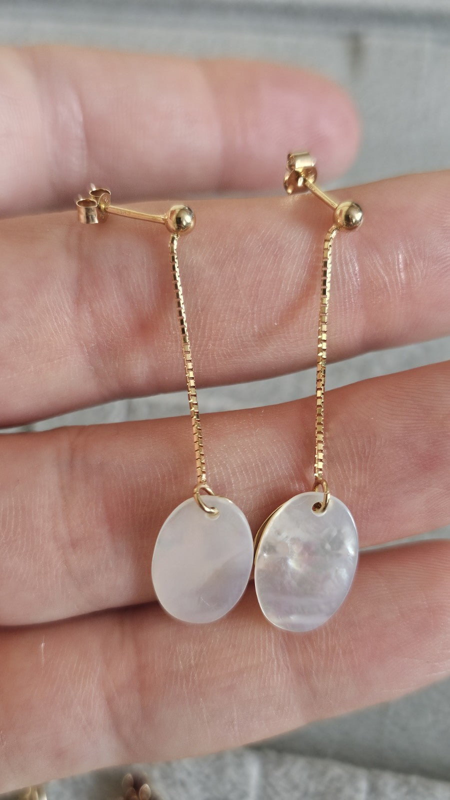 9ct Yellow Gold Mother of Pearl Dangle Drop Stud Earrings 1.55g