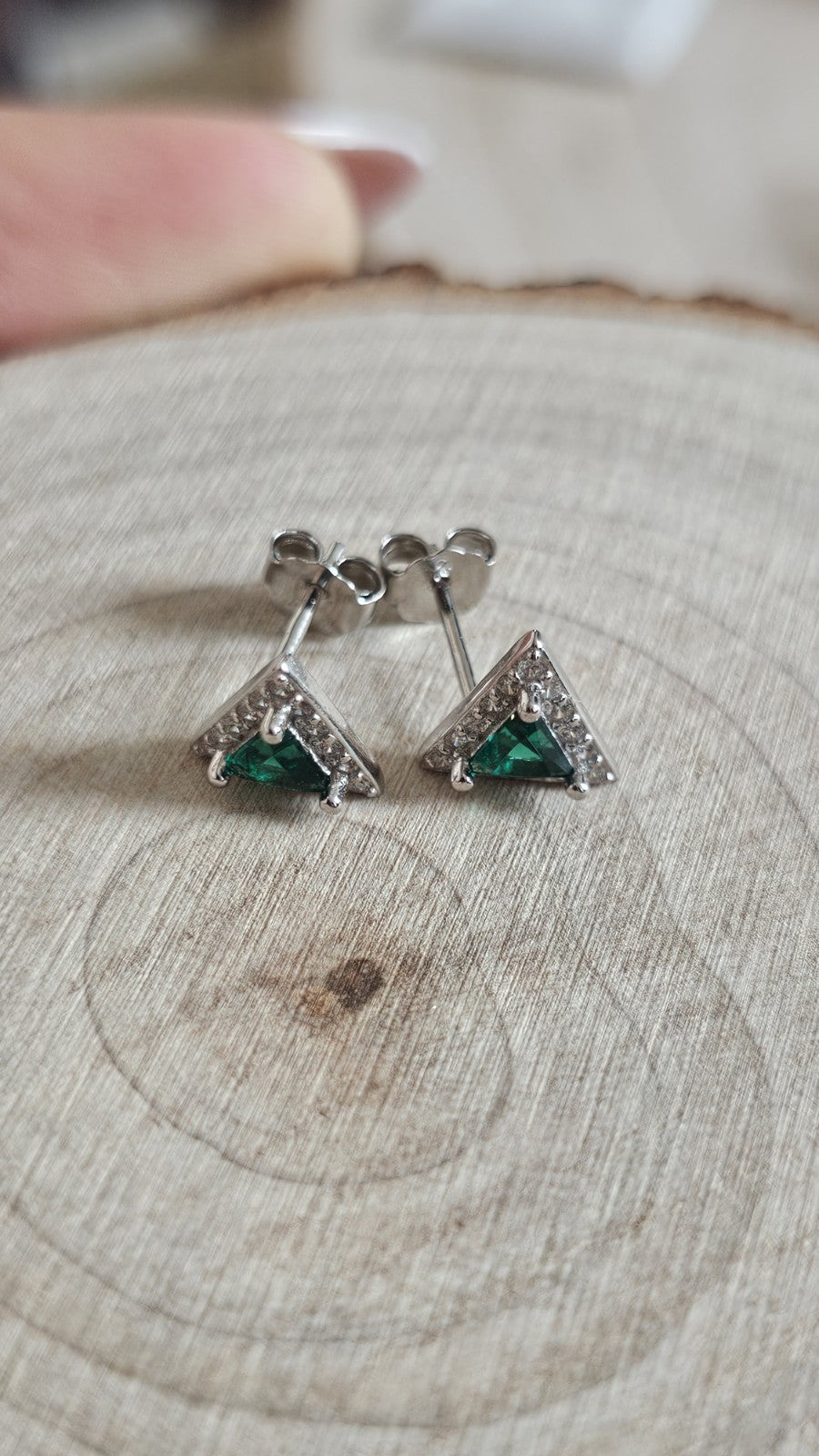 925 Sterling Silver Emerald Green CZ Triangle Stud Earrings 7.88mm