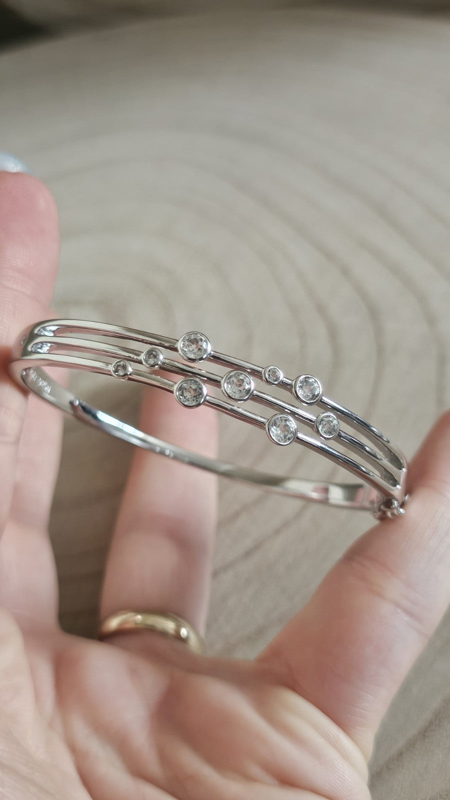Hot Diamonds 925 Sterling Silver White Topaz Diamond Statement Bangle 6.75"
