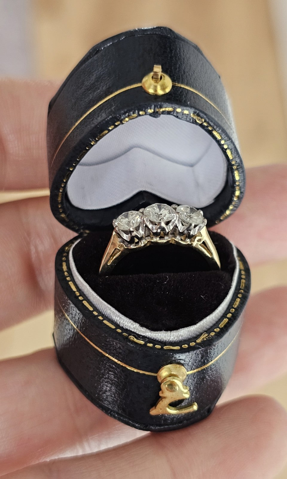 1.00ct Natural Diamond Trilogy Ring in 18ct Gold,WGI Certified (Size K ½)