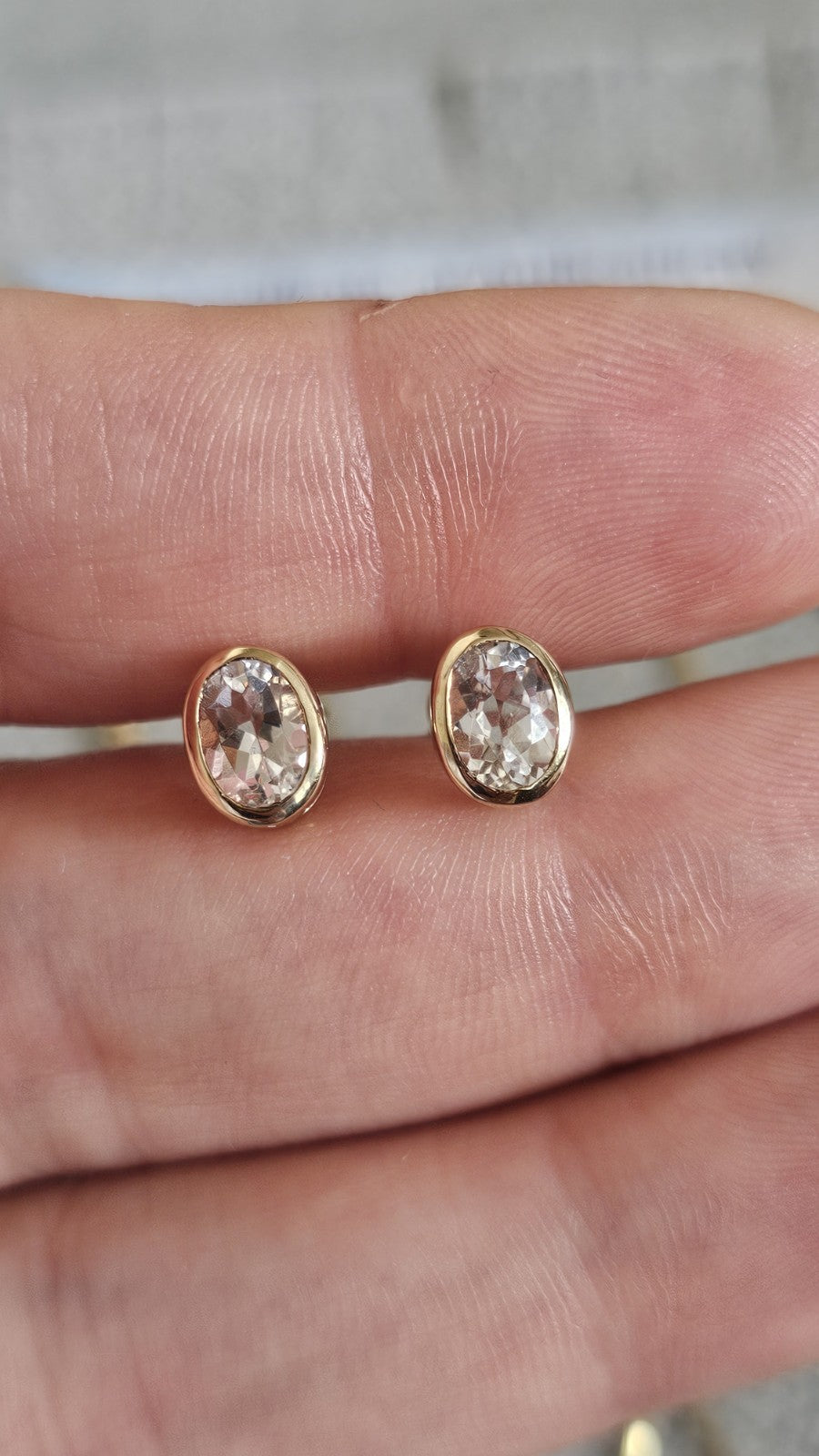 9ct Yellow Gold Glacier Topaz 1.776ct Oval Stud Earrings 9K Certified