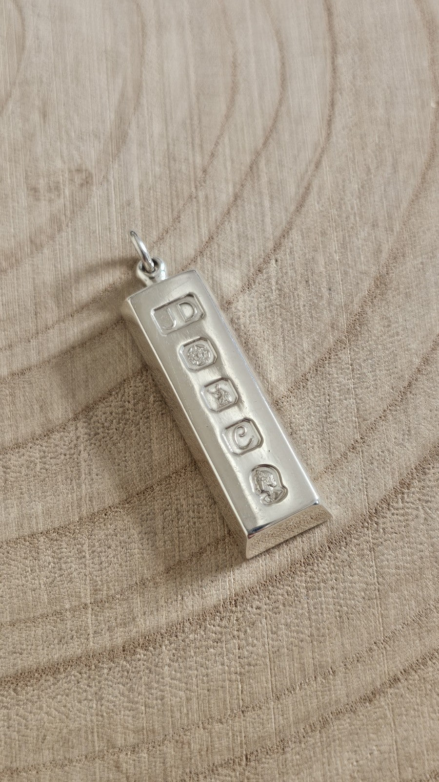 Vintage 1977 Sterling Silver Jubilee Ingot Pendant – Sheffield Hallmarked 32.10g