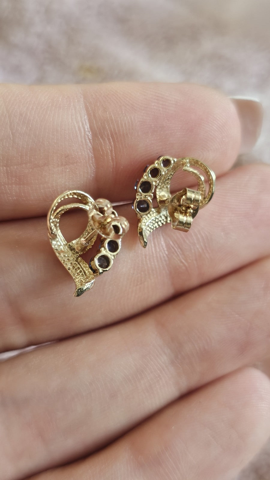 💙 9ct Yellow Gold Natural Sapphire Swirl Stud Earrings 💙