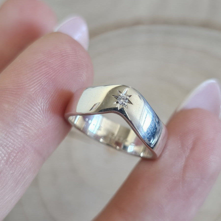 925 Sterling Silver CZ Starburst Wave Ring Size M 1/2 4.13g