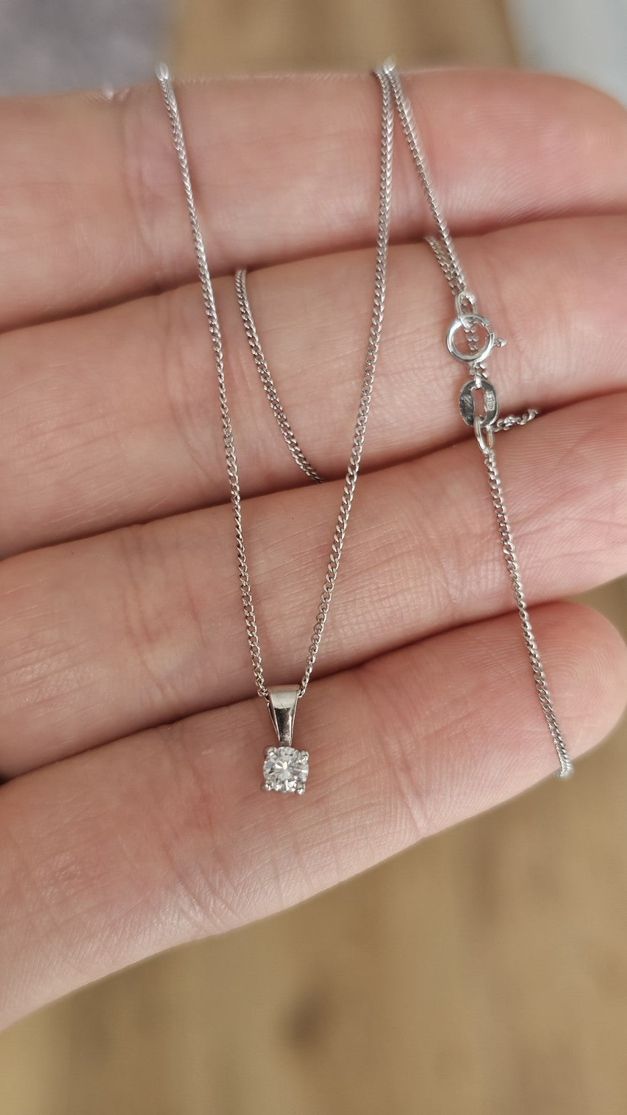 9ct White Gold Natural Diamond Solitaire Pendant Necklace 0.16ct 17.5"Hallmarked