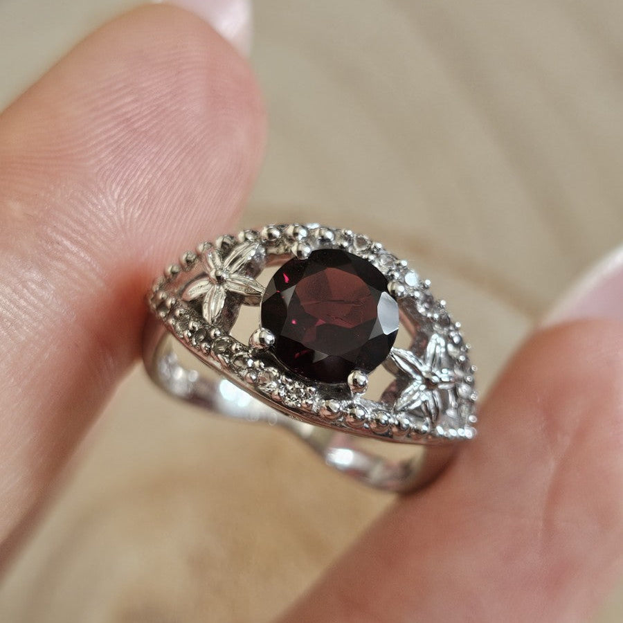 TGGC 925 Sterling Silver Garnet & Zircon Ring Size P 1/2 5.40g