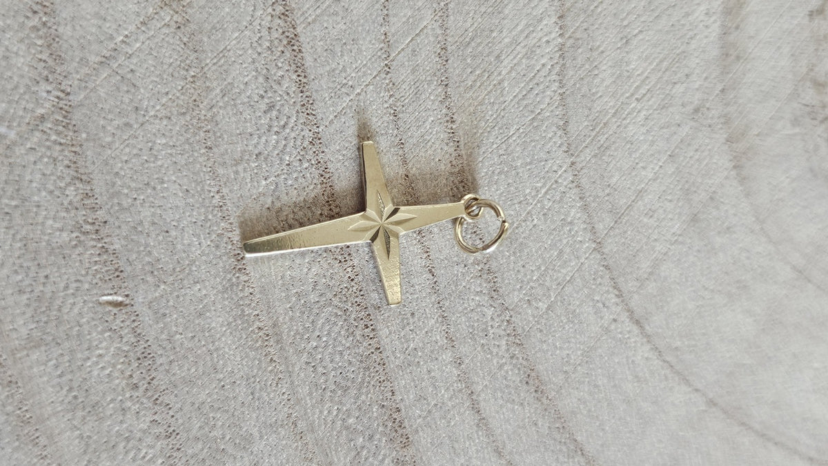 Vintage 1939 9ct Yellow Gold Cross Pendant Joseph Cook & Son Hallmarked 0.73g