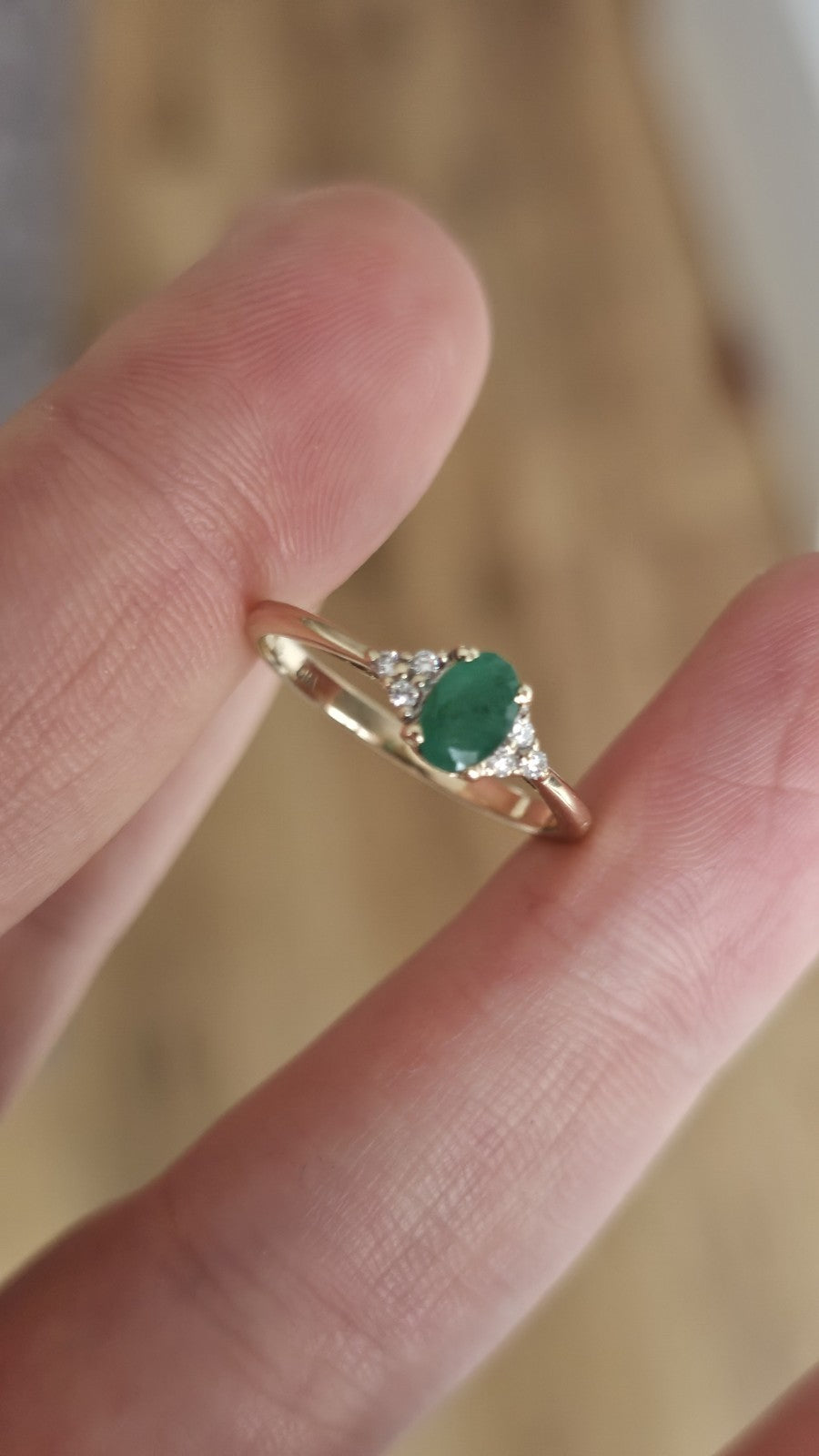 9ct Yellow Gold Natural Emerald & Diamond Ring Size O 1/2 Hallmarked 1.81g