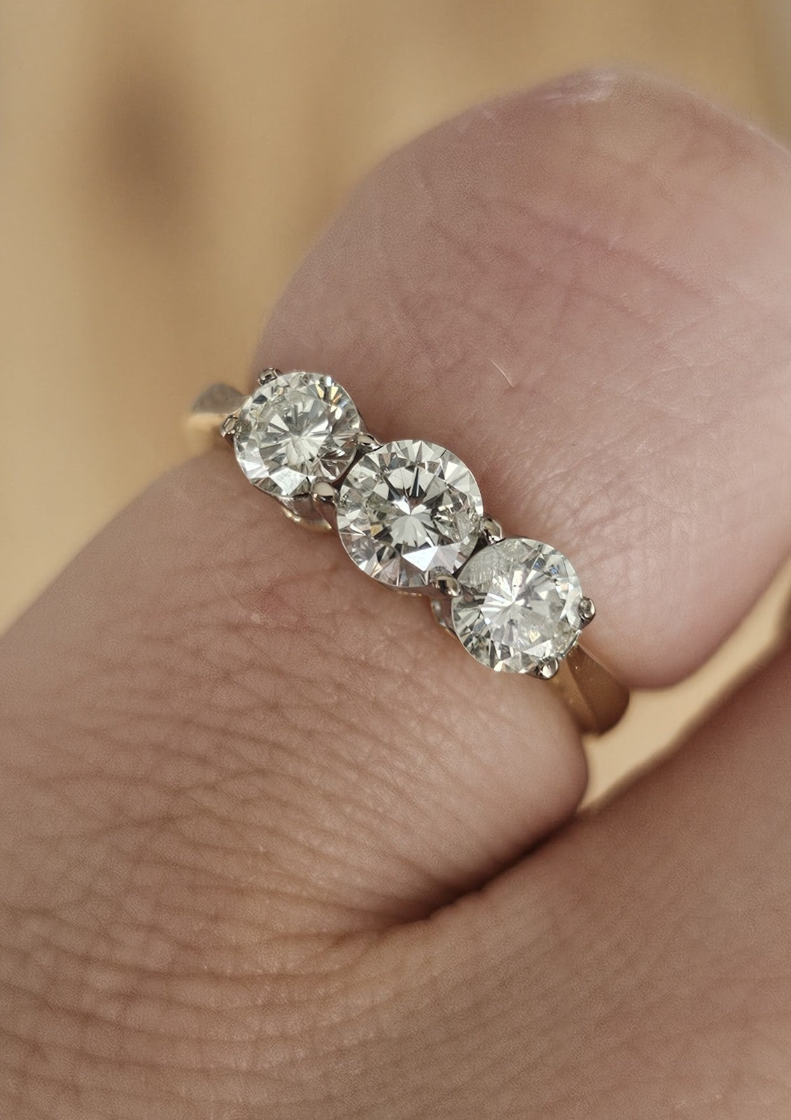 1.00ct Natural Diamond Trilogy Ring in 18ct Gold,WGI Certified (Size K ½)