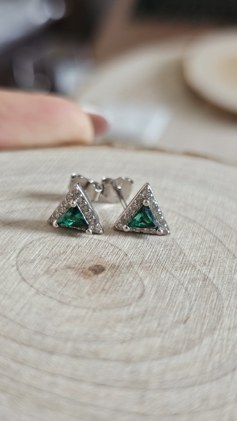925 Sterling Silver Emerald Green CZ Triangle Stud Earrings 7.88mm